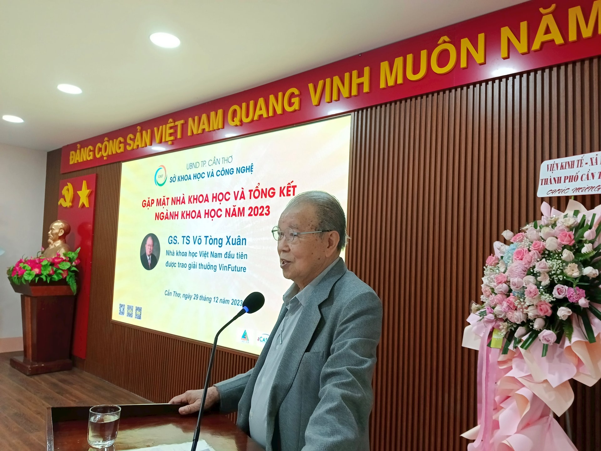 CỐ GS.TS VÕ TÒNG XUÂN