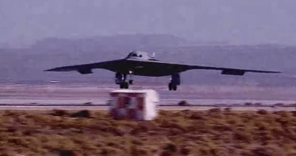 'Sát thủ tàng hình' B-21 Raider: Sức mạnh thật sự ở số lượng hay chất lượng? 