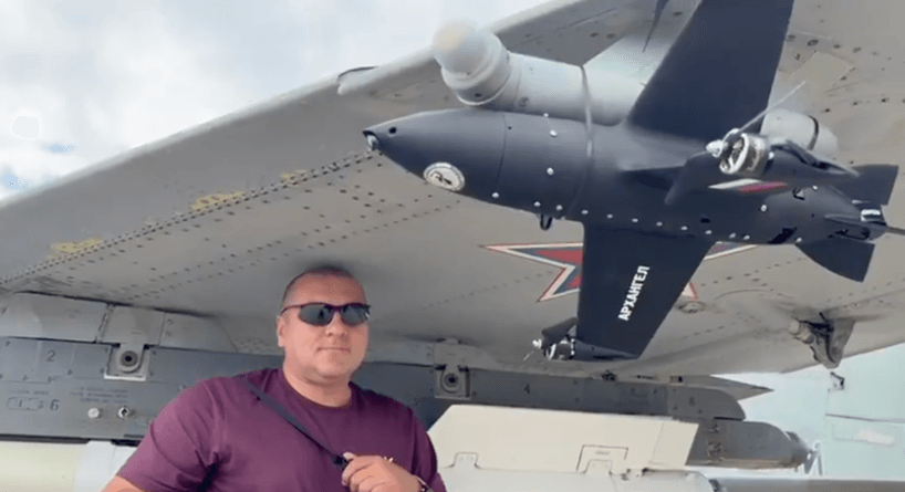 drone gắn trên tiêm kích Nga2