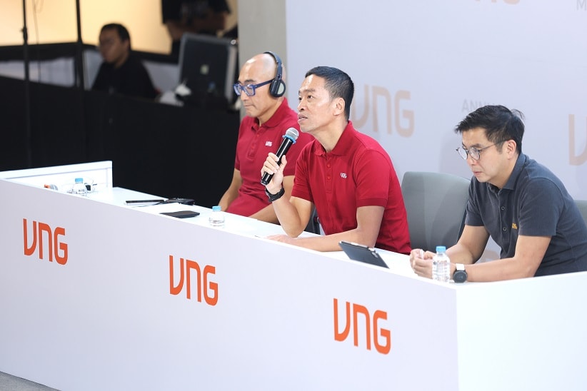Ông Lê Hồng Minh trong cuộc họp cổ đông VNG