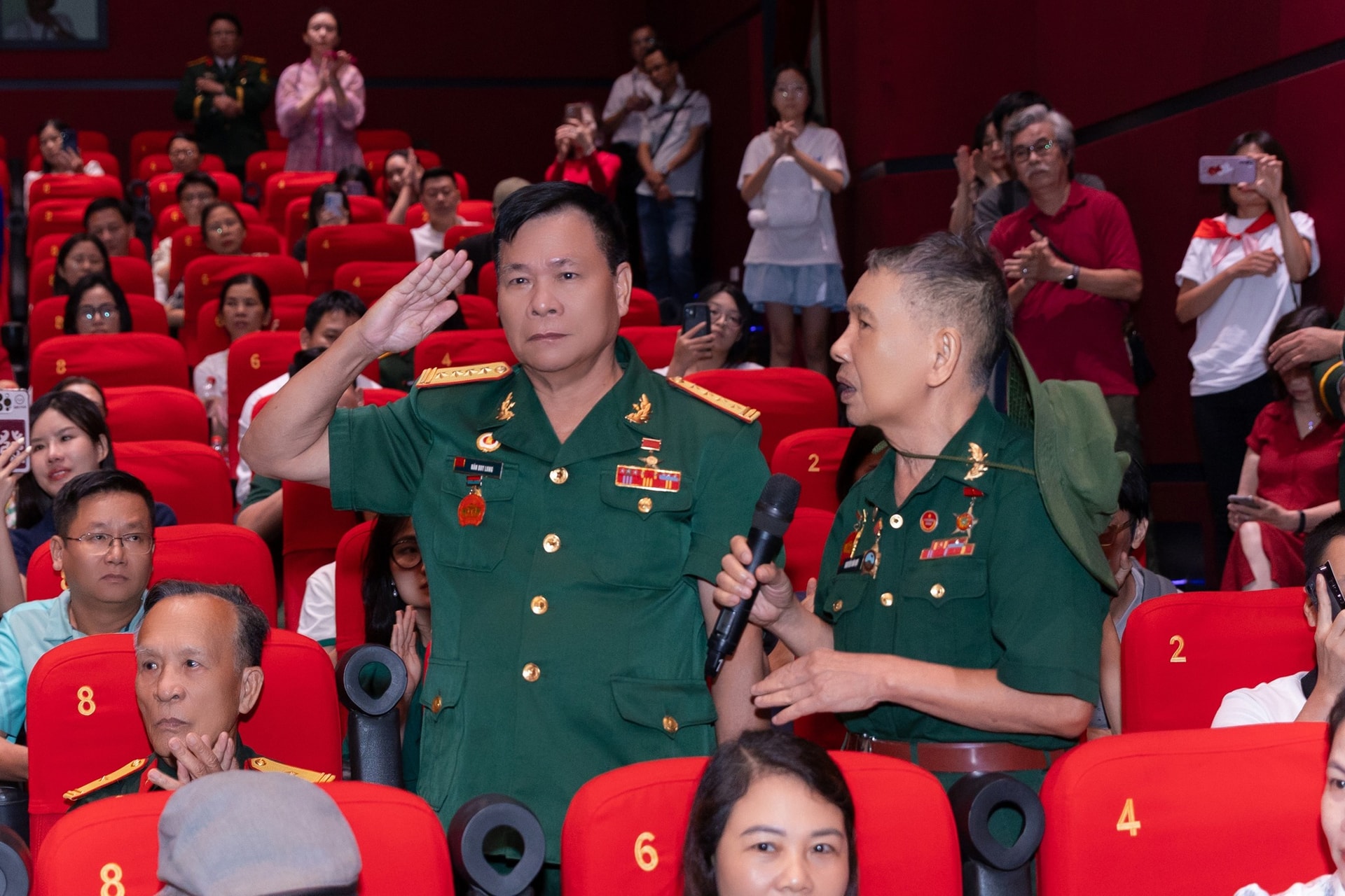 Cựu chiến binh thành cổ Quảng Trị xúc động sau khi xem phim 'Mưa đỏ' 