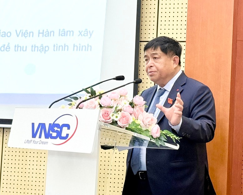 Phát triển vệ tinh quan sát Trái đất tầm thấp 'Made in Vietnam' 