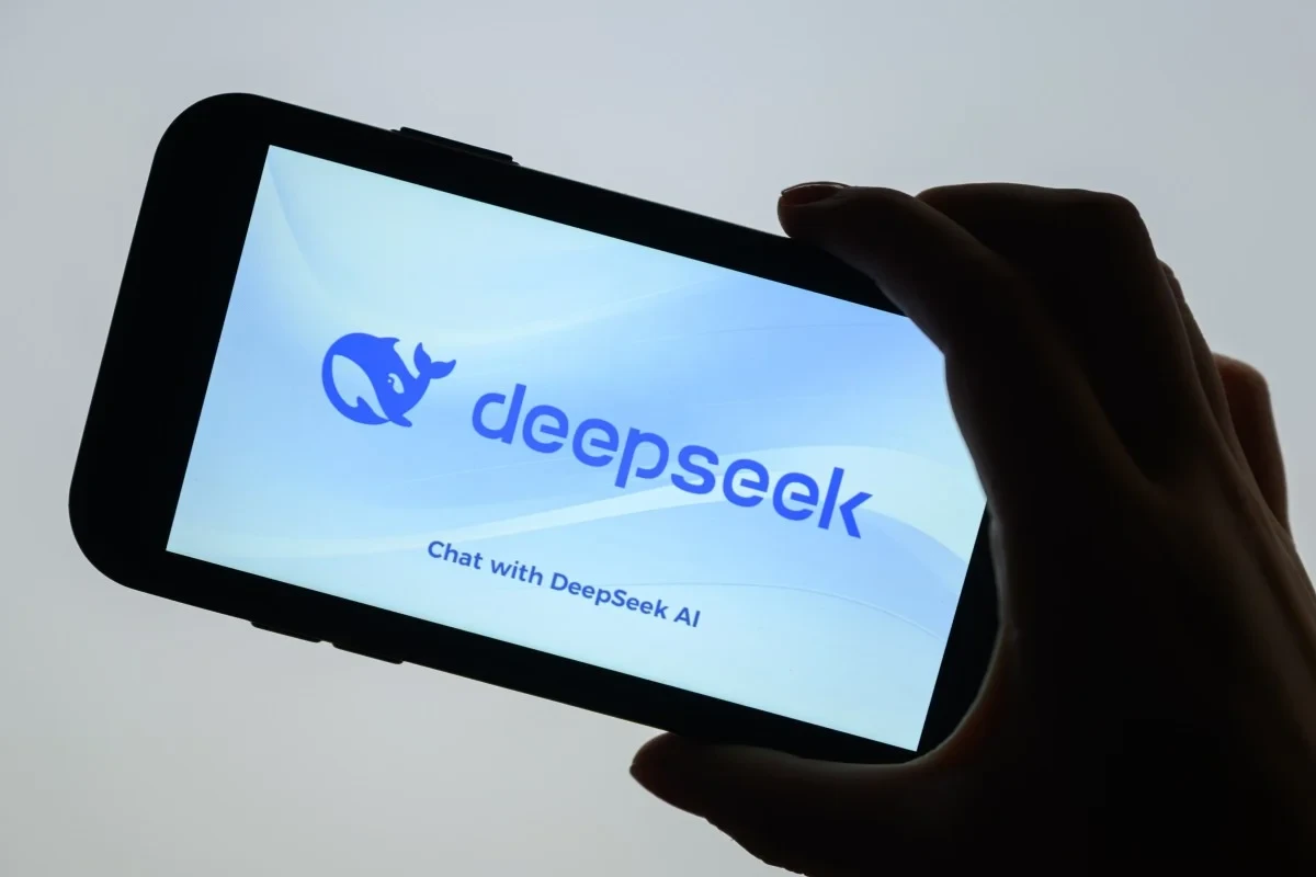DeepSeek: V3.1 mở đường cho tác tử AI, Trung Quốc sắp ra chip AI thế hệ mới 