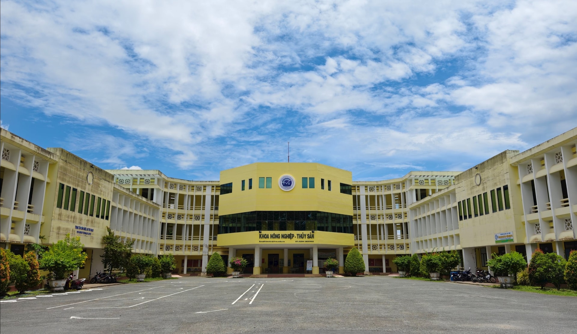 ĐH TRA VINH