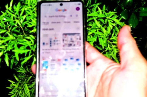 Nông dân An Giang làm ruộng bằng drone, smartphone 