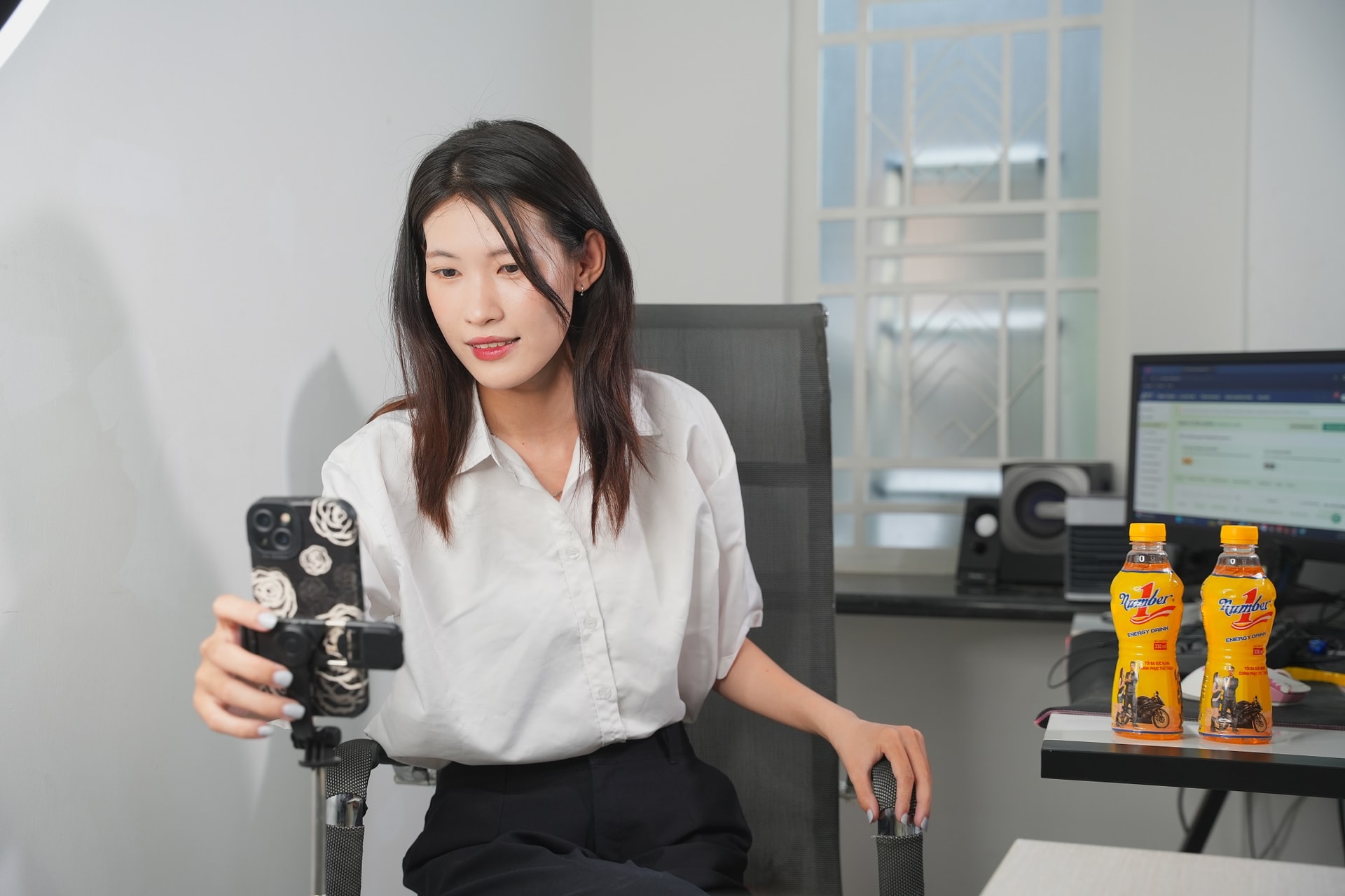 Với các thành phần bổ sung năng lượng, giúp tỉnh táo tức thì, nước tăng lực Number 1 là bạn đồng hành quen thuộc của người trẻ, cùng họ vượt qua thử thách trong công việc, cuộc sống để trở thành phiên bản tốt nhất của chính mình.