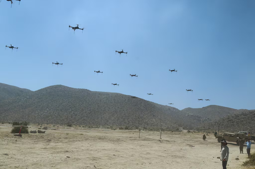Drone bày đàn