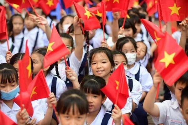 Khai giảng năm học mới: 30 triệu học sinh cả nước cùng hát Quốc ca 