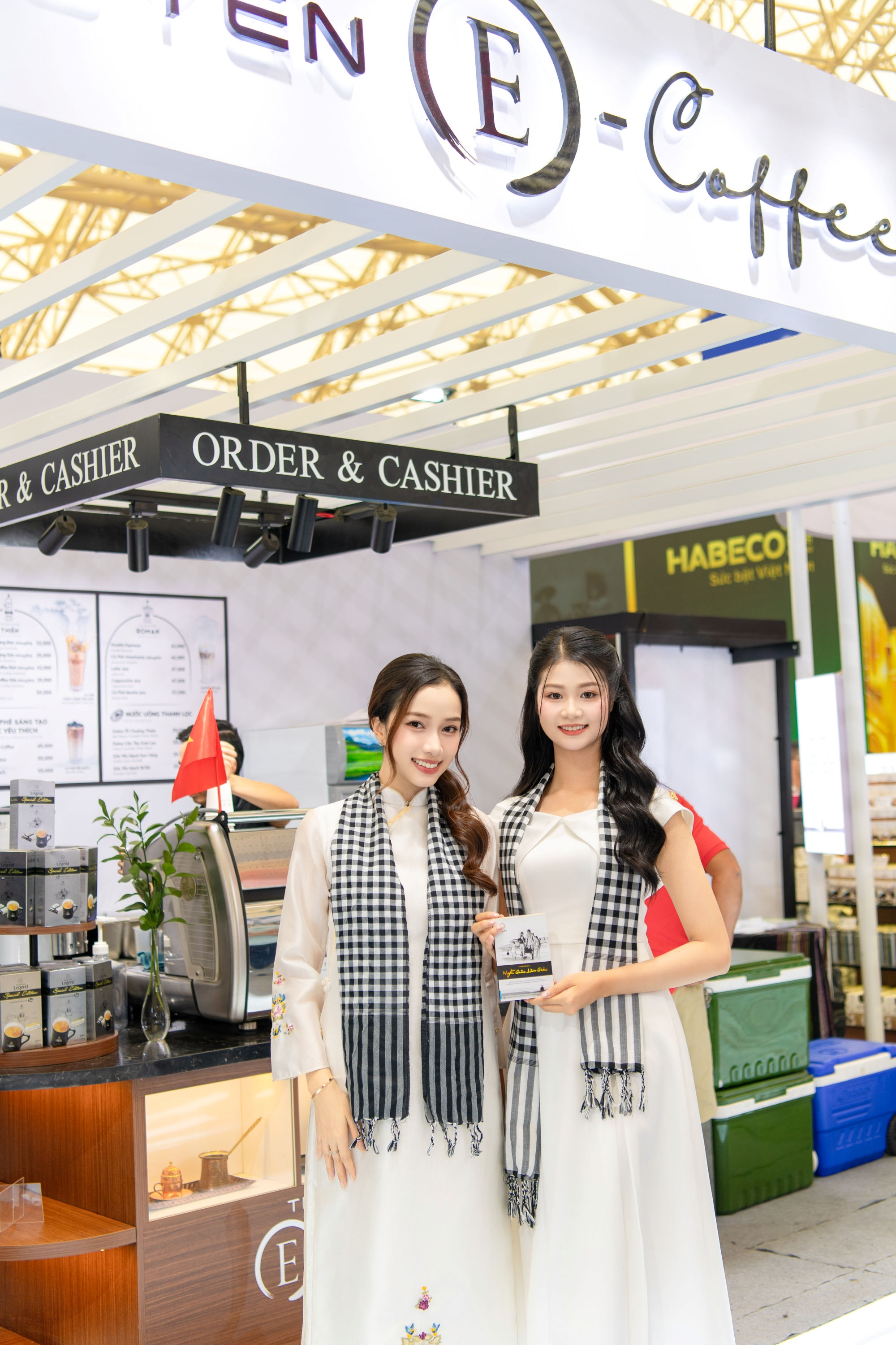 Hình 5 - Top 5 Hoa hậu Việt Nam Ngọc Mai và Phương Linh tỏa sáng
