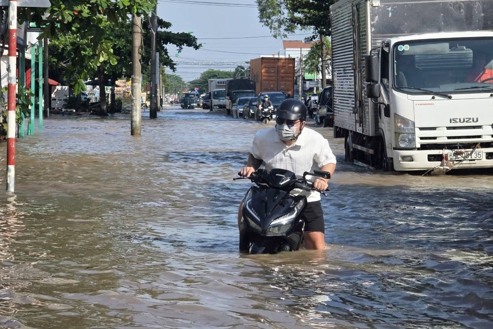Triều cường khiến nhiều tuyến đường TP.Cần Thơ ngập sâu, vì sao?