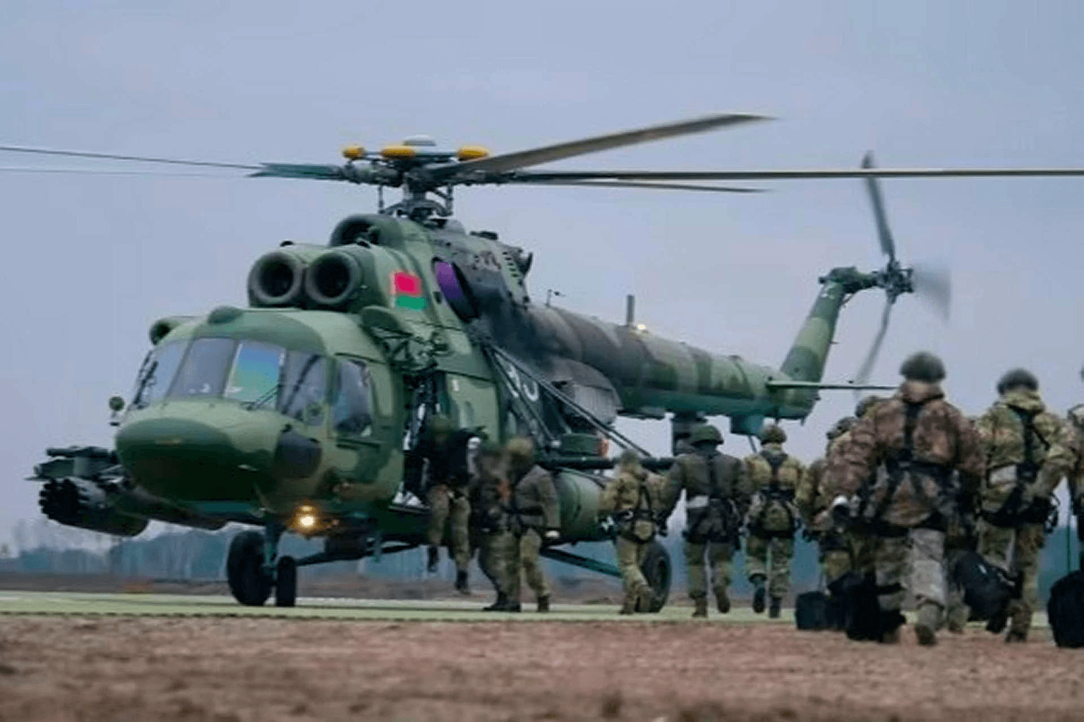 “Sự xuất hiện bất ngờ của các sĩ quan Mỹ tại Zapad-2025 đã đưa cuộc tập trận vượt ra ngoài phạm vi một buổi diễn tập thuần túy, trở thành sân khấu của ngoại giao quân sự - Ảnh Bộ Quốc phòng Belarus
