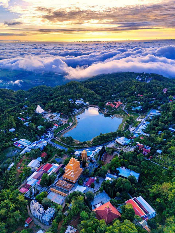 Nơi thiên nhiên ôm trọn trong làn mây trắng bồng bềnh