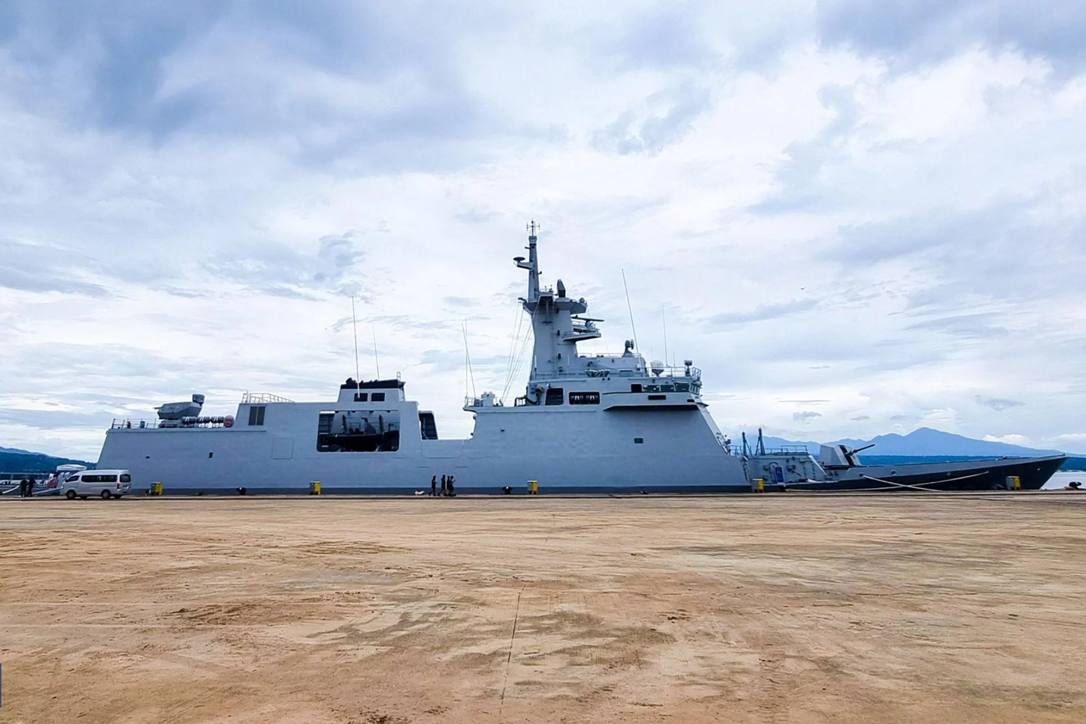 Tàu chiến Philippine2