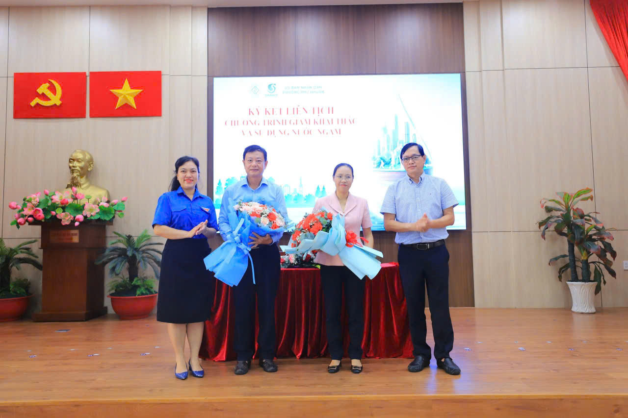 Công ty Cổ phần Cấp nước Gia Định thực hiện ký kết liên tịch với Phường Phú Nhuận về chương trình giảm khai thác và sử dụng nước ngầm