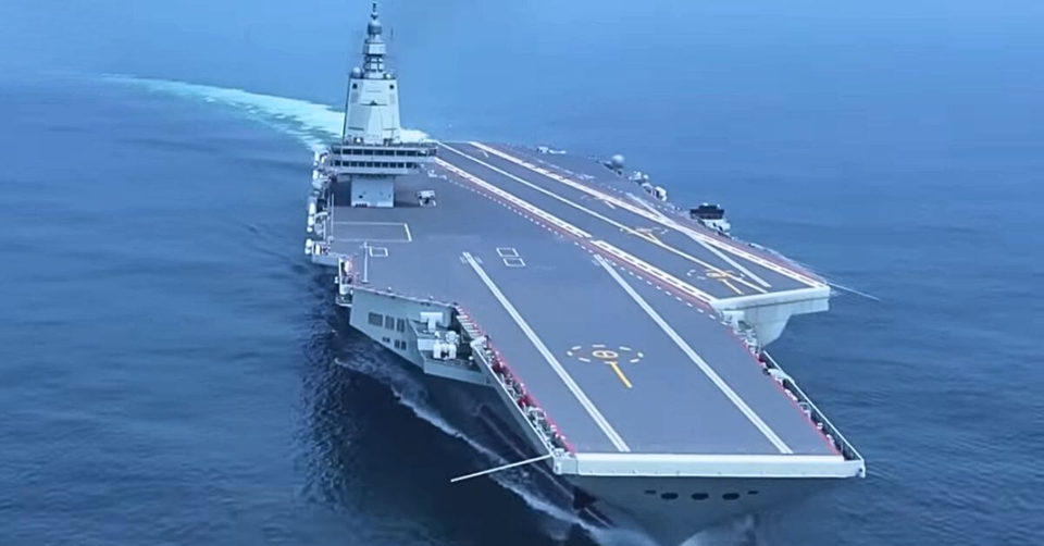 ĐỘi hình tàu sân bay TQ 2