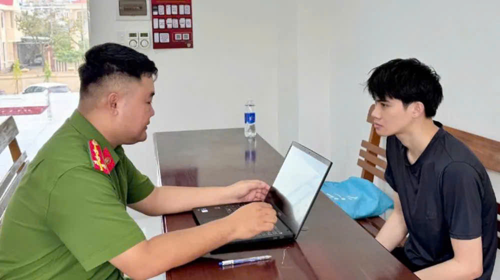 Đối tượng Lê Đình Thi