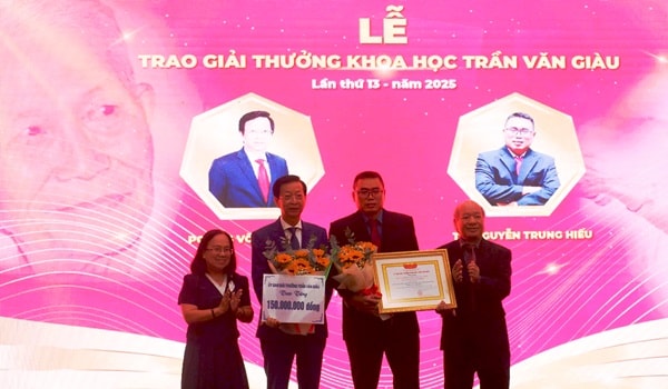 1 tác phẩm1