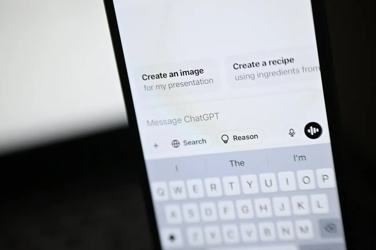 Apple từng mắc sai lầm chí mạng, nên phát hành chatbot giống ChatGPT