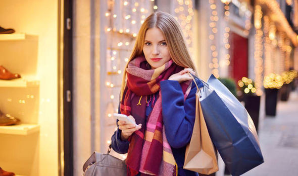 women-shopping-825605(1).jpg