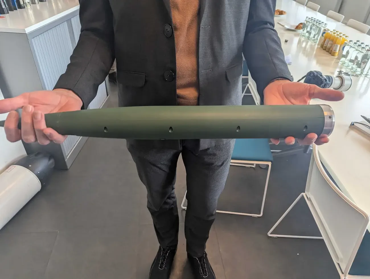Rocket giá rẻ giúp Ukraine chống drone cảm tử Nga, bắn ra hàng nghìn bi thép (3)
