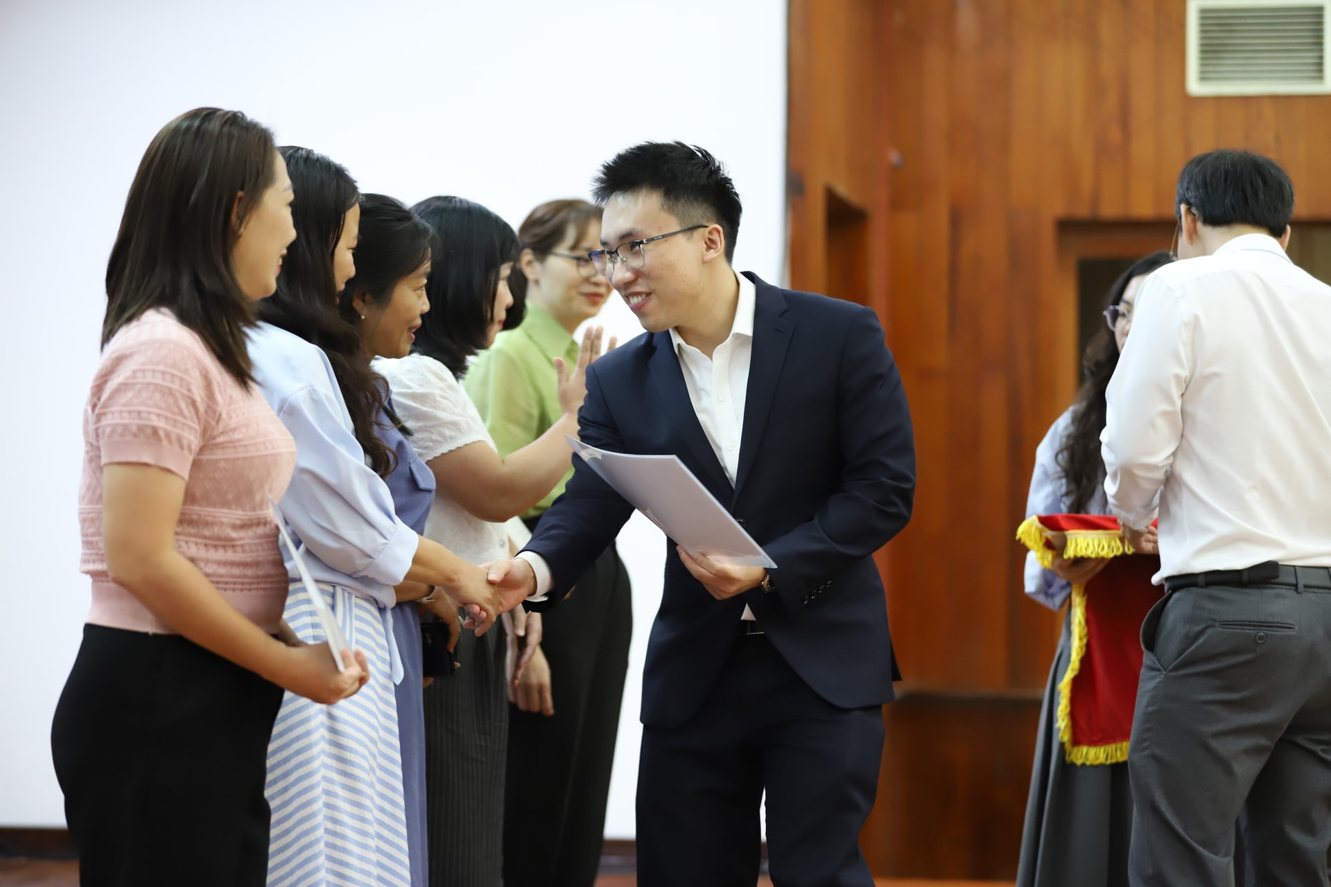 Ông Nguyễn Gia Hy - Một trong những diễn giả của khóa học trao chứng chỉ cho học viên