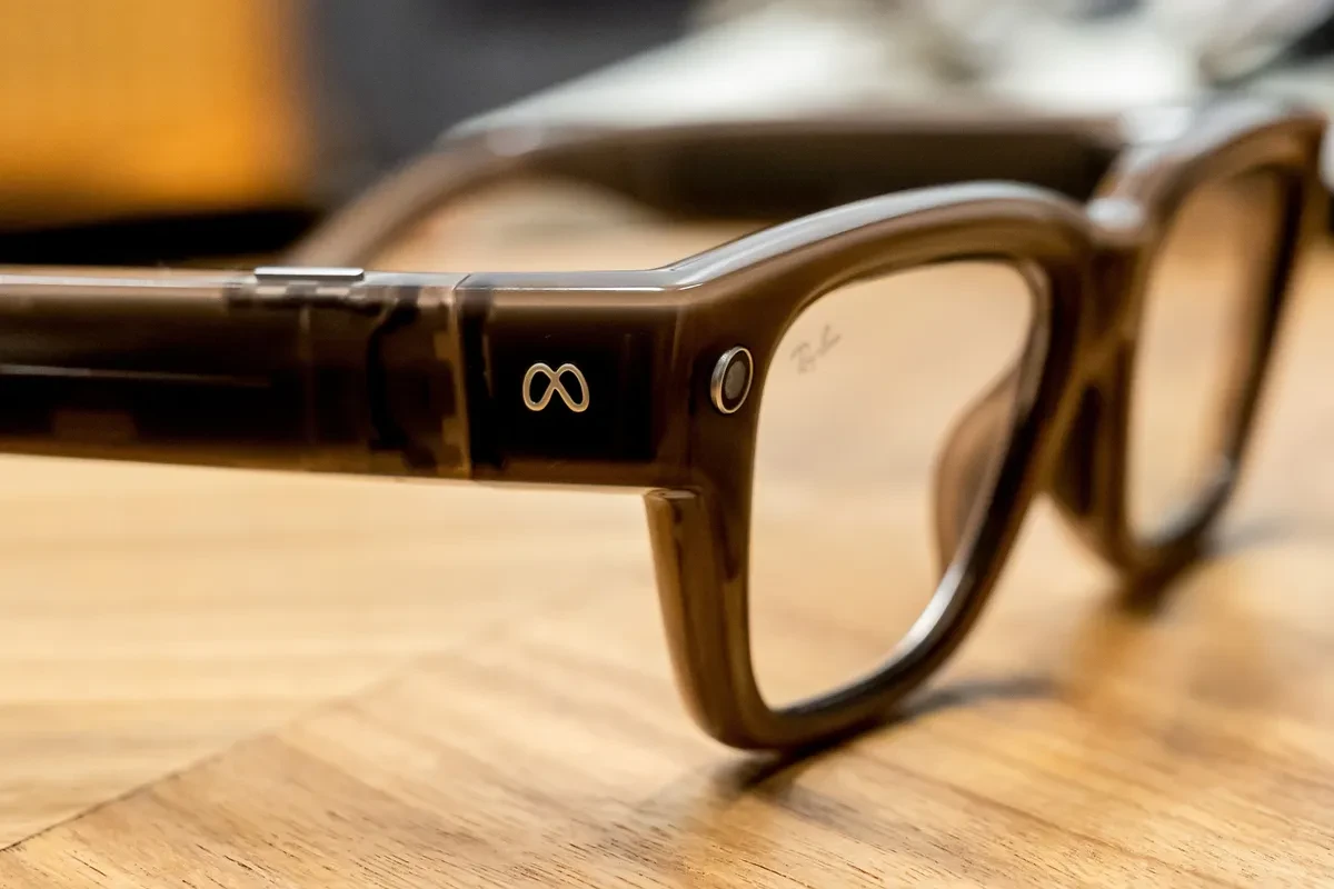 Kính thông minh Meta Ray-Ban Display - Ảnh: Bloomberg