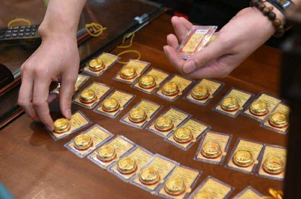 Giá vàng hôm nay 16.10: Vượt 150 triệu đồng/lượng, chuyên gia khuyến cáo nhà đầu tư 