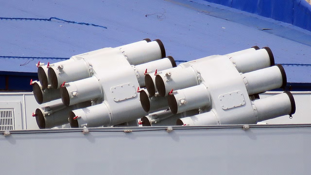 Tàu TQ 22 hỏa lực 2