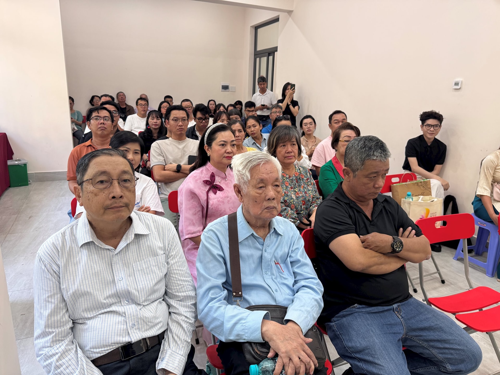 Buổi tọa đàm có sự tham dự của nhiều người quan tâm đến văn hóa Sài Gòn xưa
