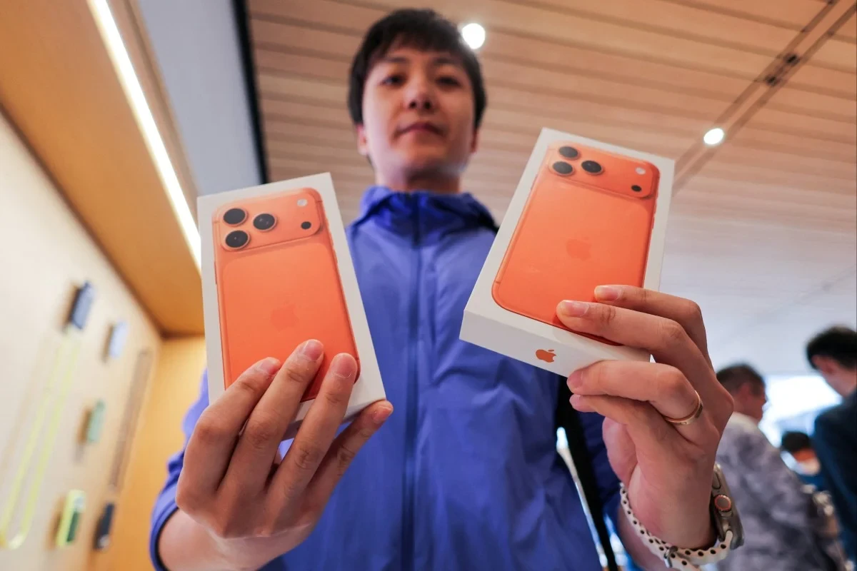 Chuyên gia nêu lý do dòng iPhone 17 bán chạy hơn iPhone 16 ở Mỹ, Trung Quốc