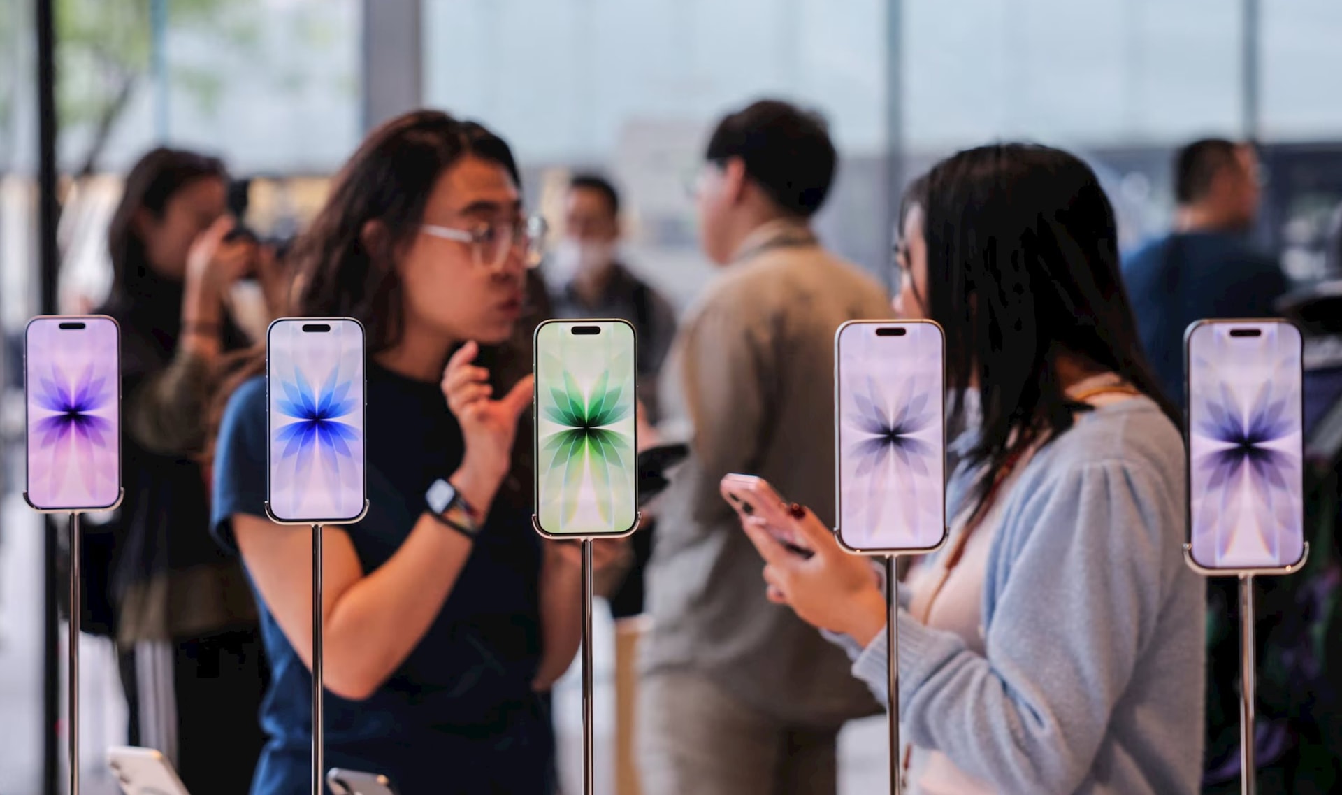 Vốn hóa Apple tiến sát 4.000 tỉ USD nhờ sức mua dòng iPhone 17 mạnh mẽ