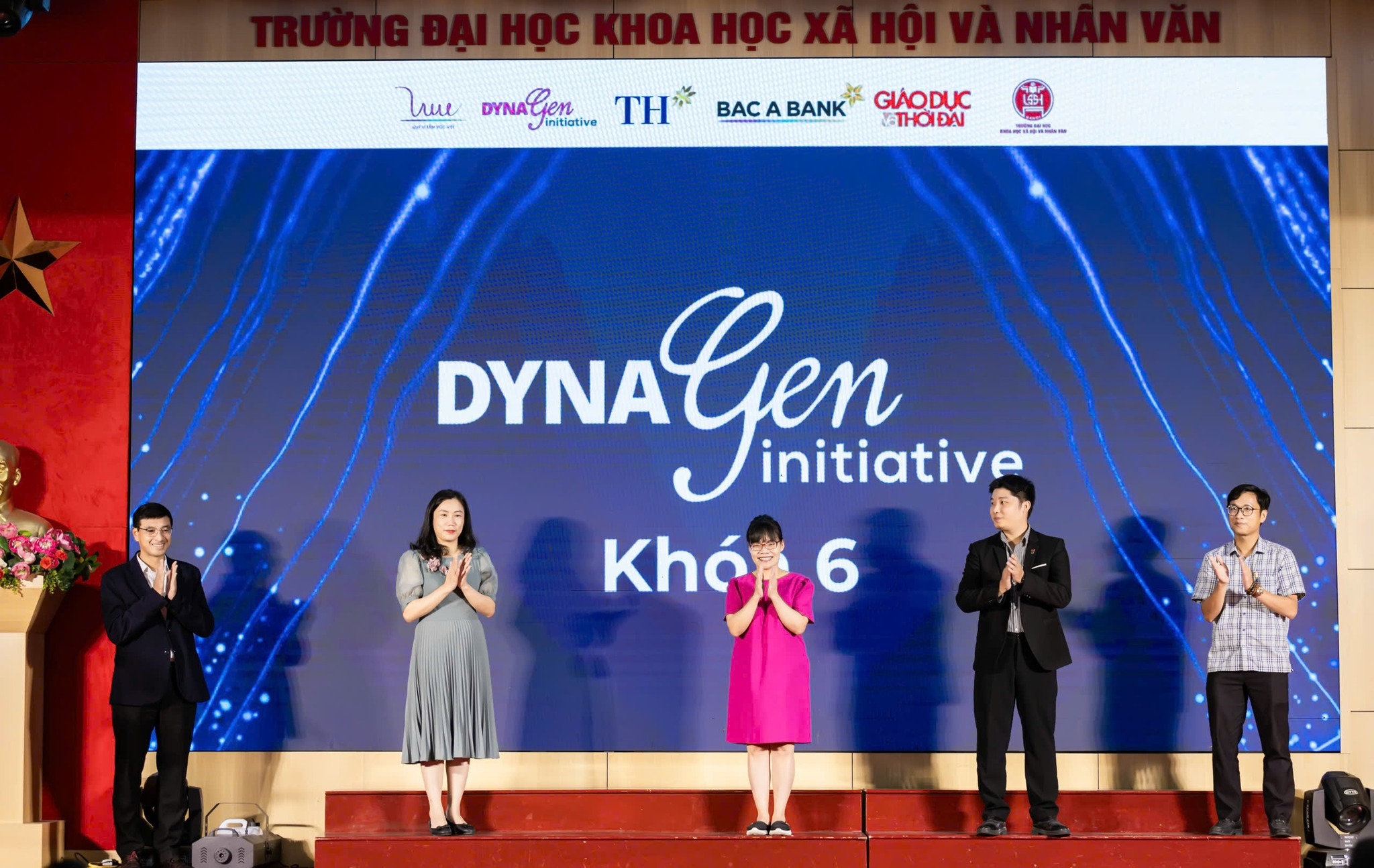 3. Quy Vi Tam Voc Viet dong hanh cung sinh vien 