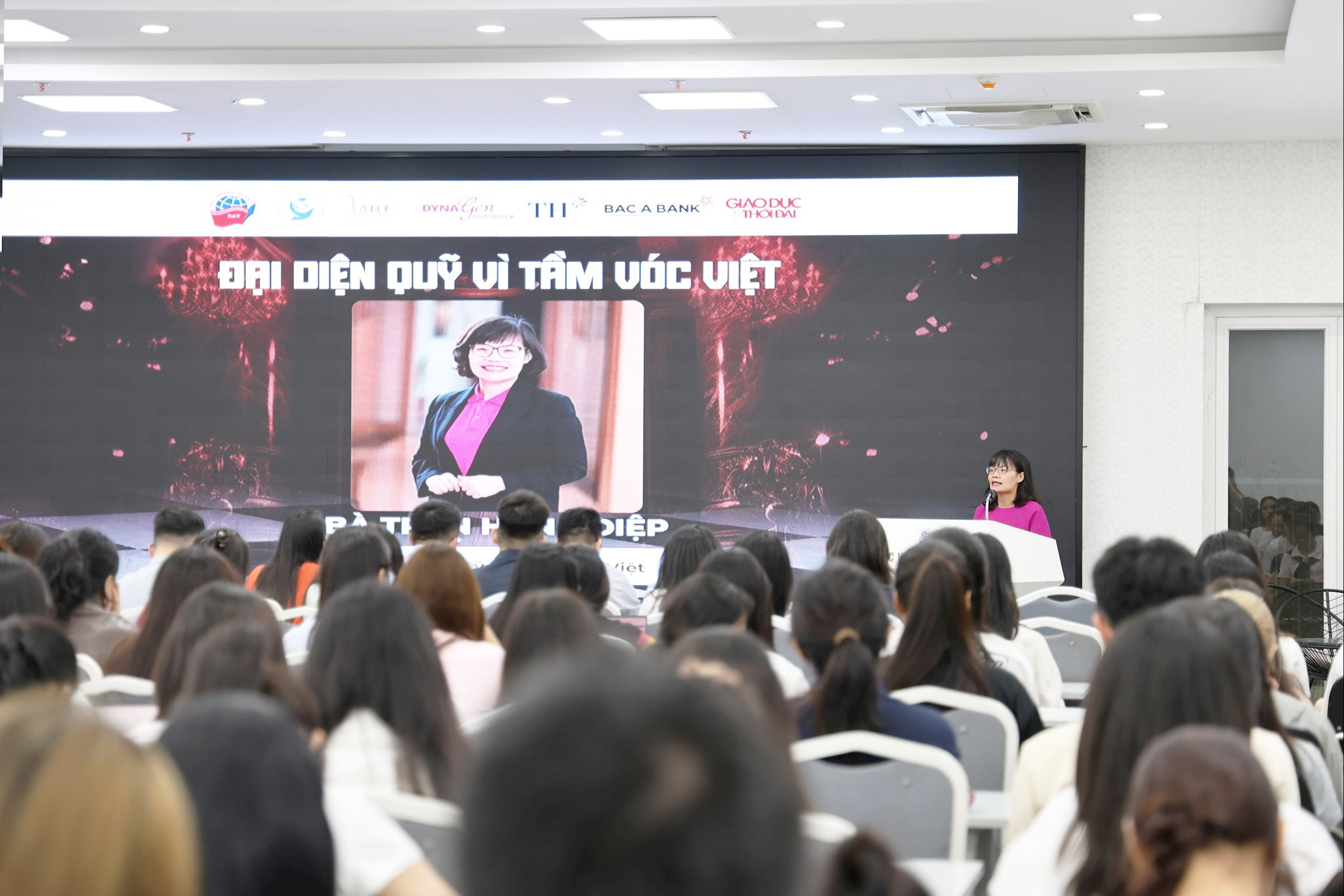6. Ba Tran Hong Diep Giam doc VSF