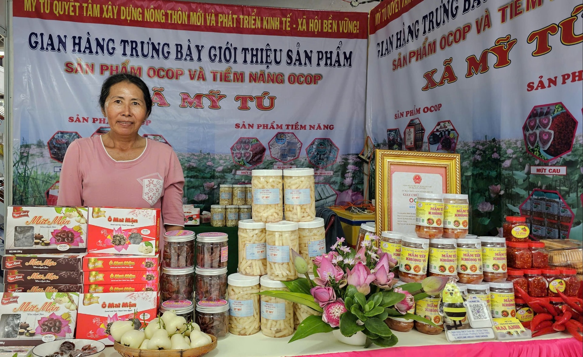 Gian hàng của chị Huỳnh Thị Ngọc Hạnh - Ảnh: Lương Xuân Cao