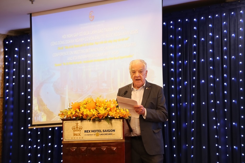 Ông Kenneth Atkinson, Đại diện HĐQT, HHDN Anh Quốc (BritCham).