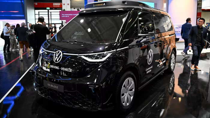 General Motors, Volkswagen, Stellantis lao vào cuộc chiến xe tự lái với Tesla