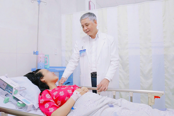 giam-doc-benh-vien-tu-du-muc-tieu-la-giuo-moi-tre-sinh-deu-hang-nhat-hinh-anh 1
