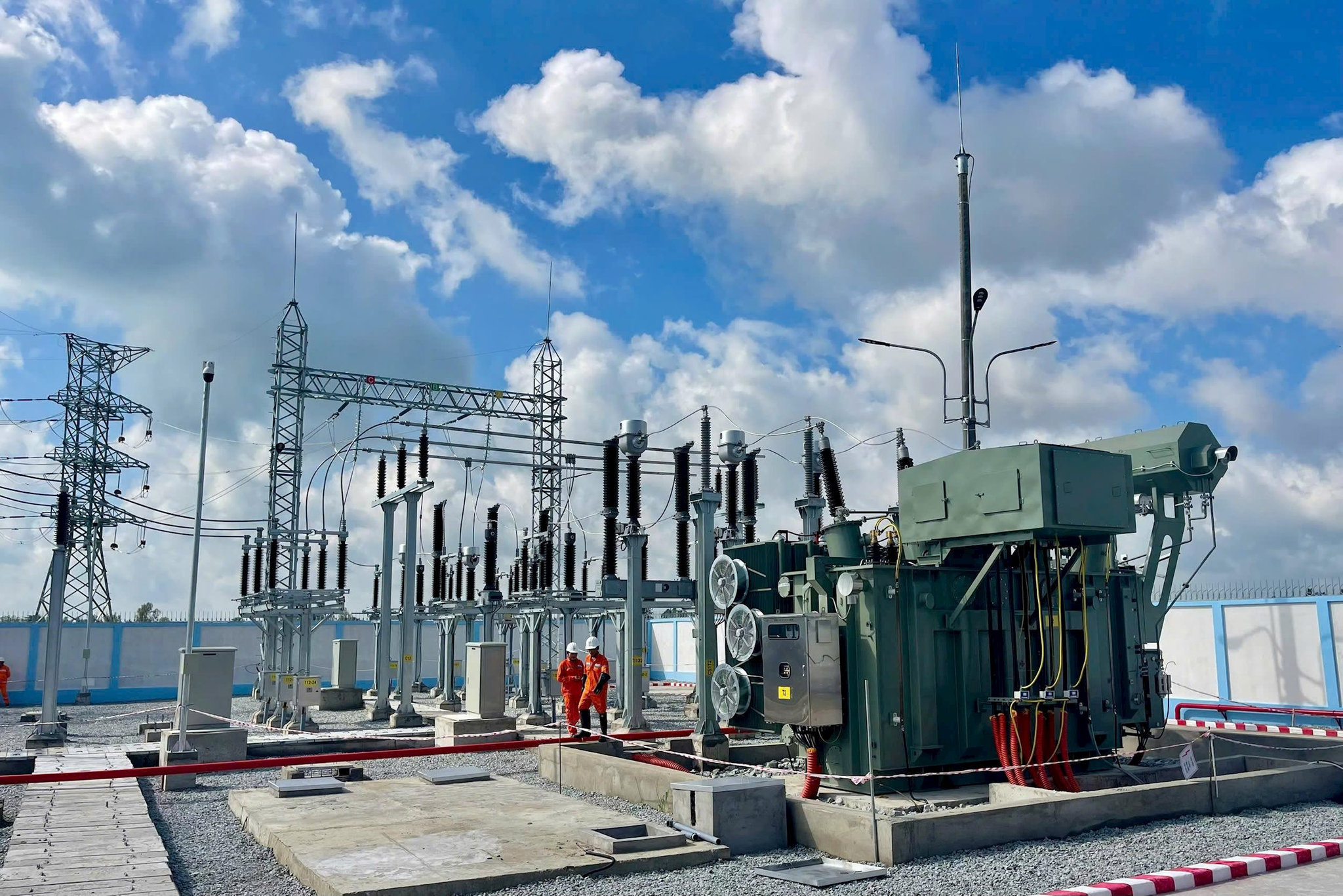 Trạm biến áp 110kV khu công nghiệp Hòa Bình và đường dây đấu nối (tỉnh An Giang) – một trong 2 công trình của EVNSPC chào mừng 80 năm Cách mạng tháng Tám thành công và Quốc khánh 2/9