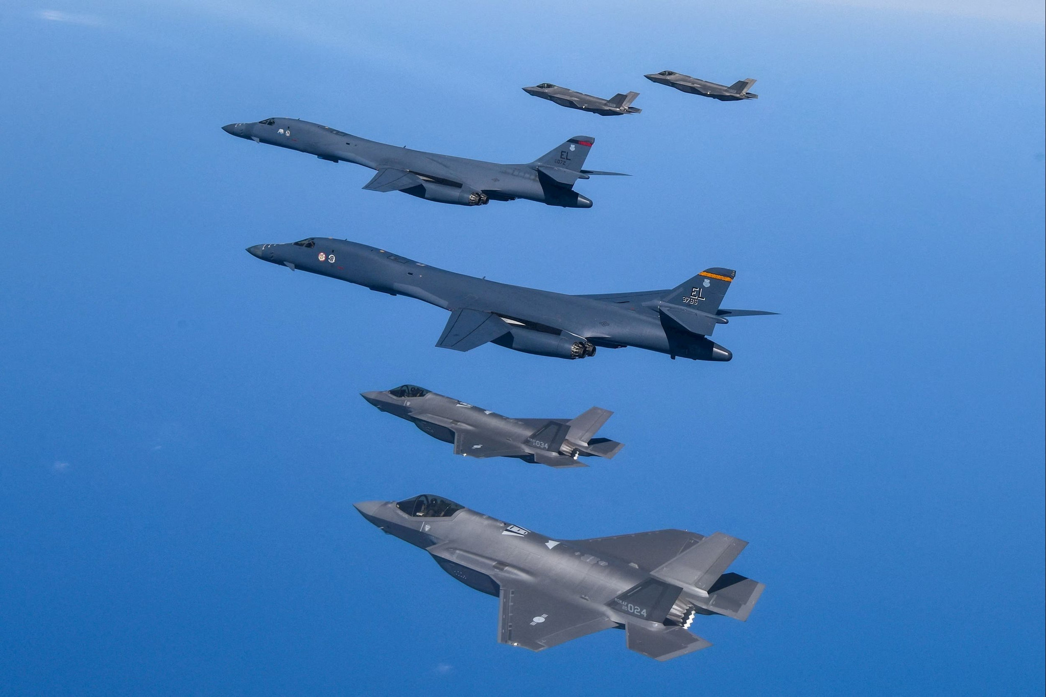 b1 lancer