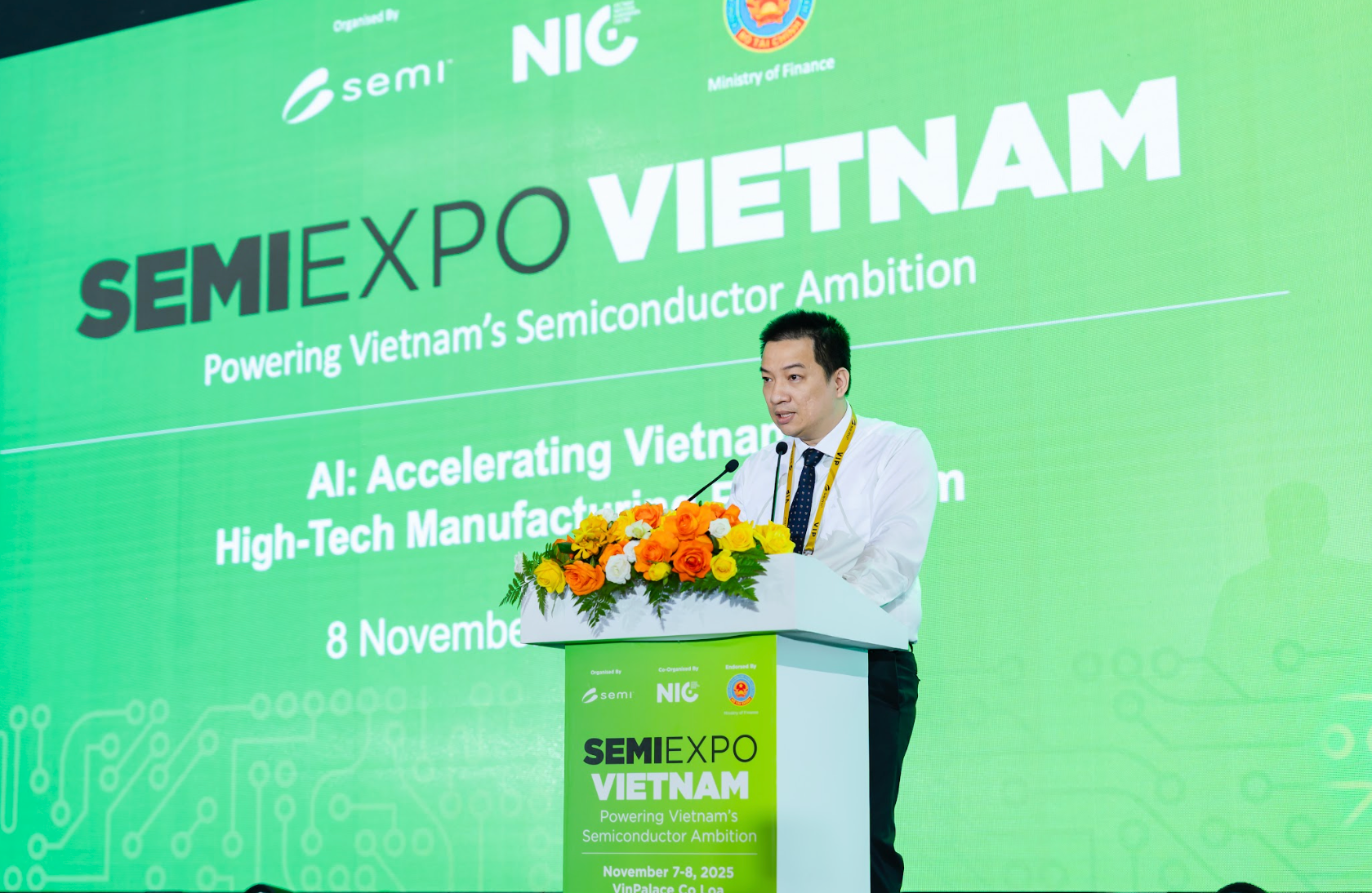 Nhà nước có 'đơn đặt hàng khổng lồ' cho ngành AI và bán dẫn