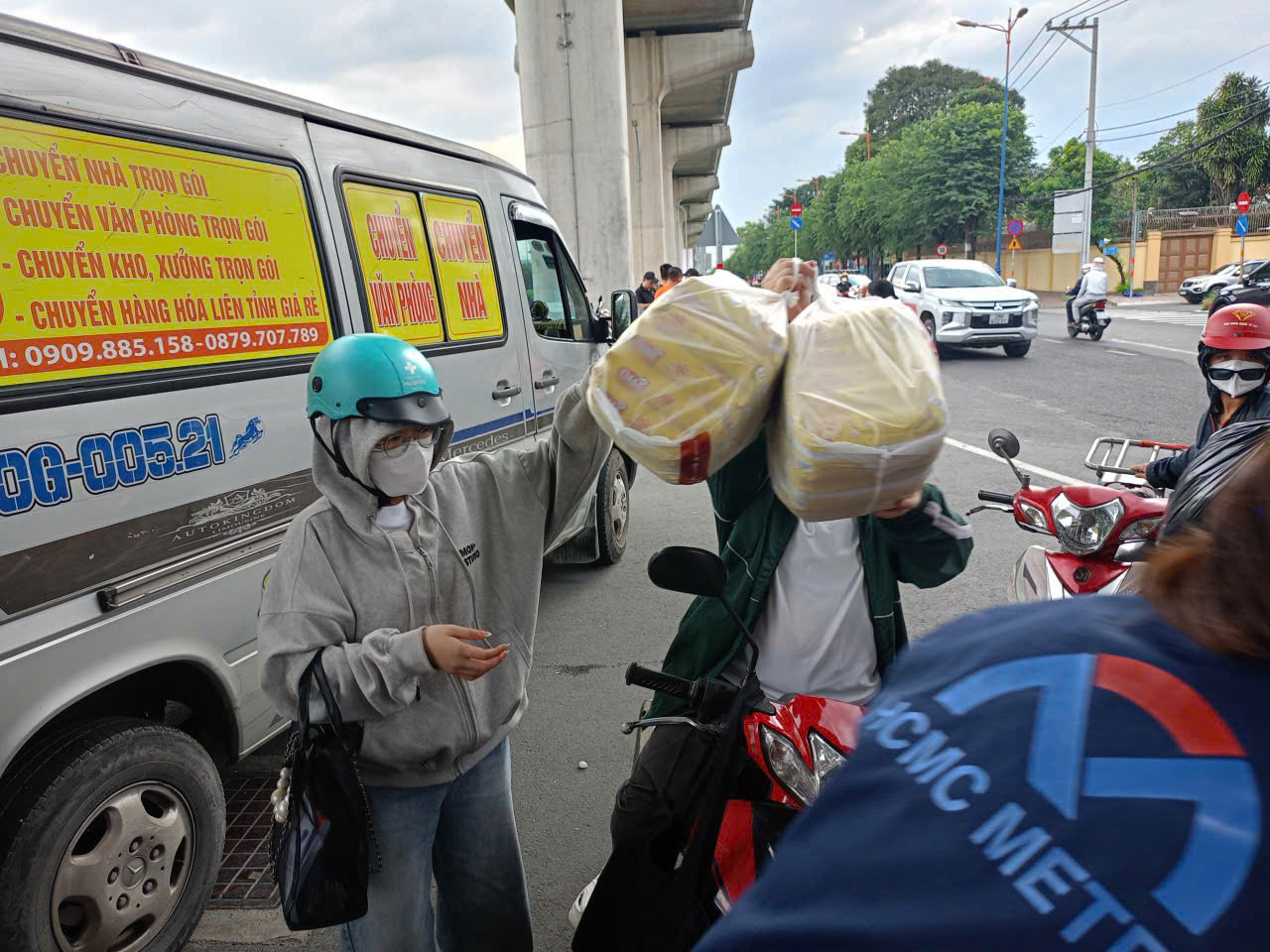 Người dân TP.HCM hướng về. đồng bào vùng lũ