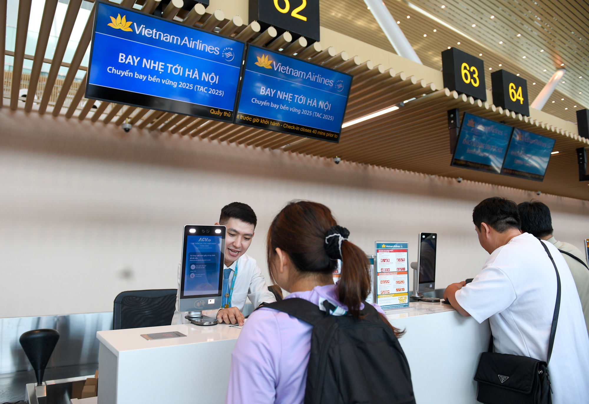 Gần 80% hàng khách trên chuyến “Bay nhẹ tới Hà Nội” thực hiện check-in online và sinh trắc học toàn trình khi làm thủ tục bay