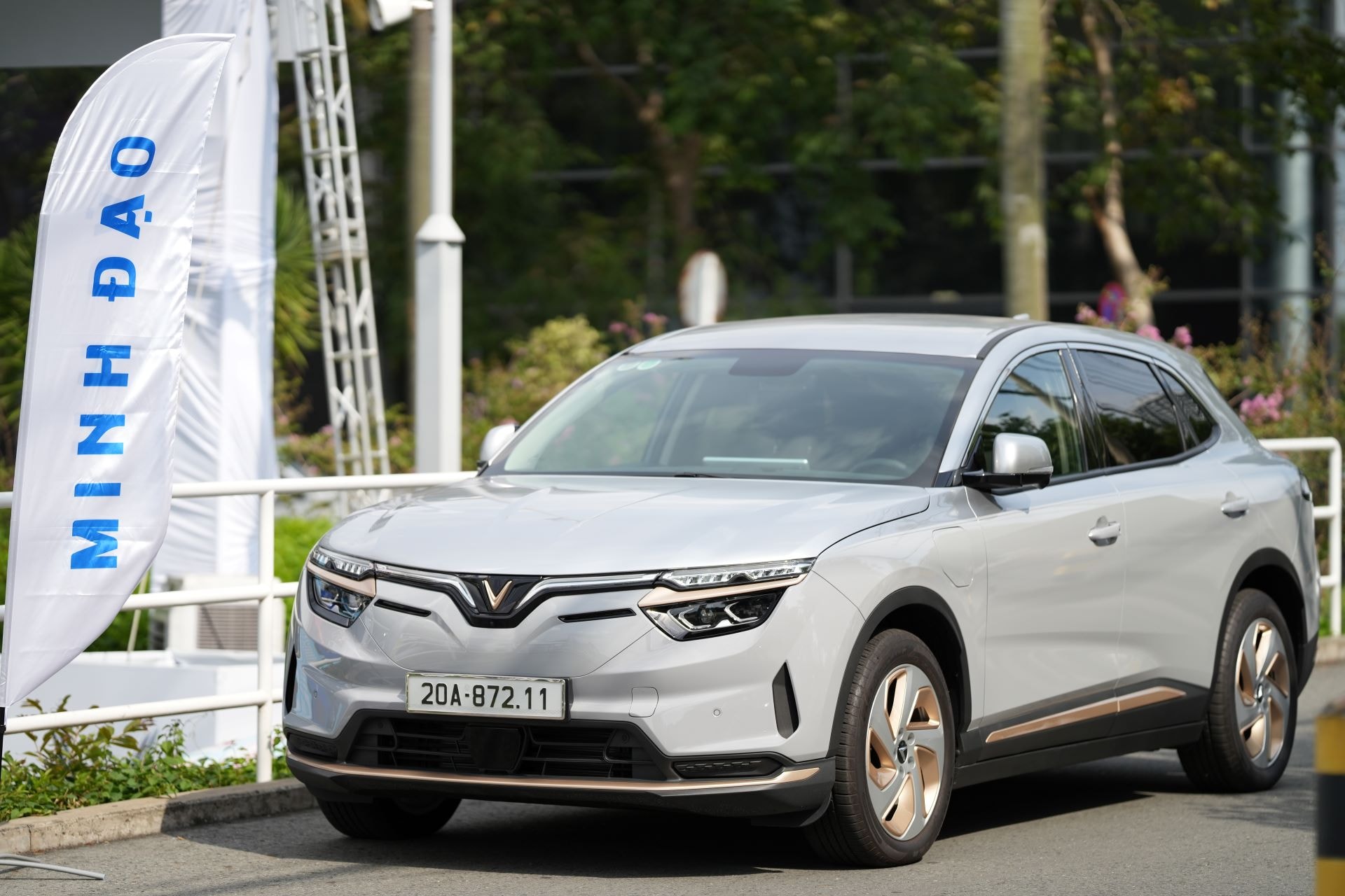 SUV tầm giá 1 tỉ đồng: Ưu thế vượt trội gọi tên VinFast VF 8 