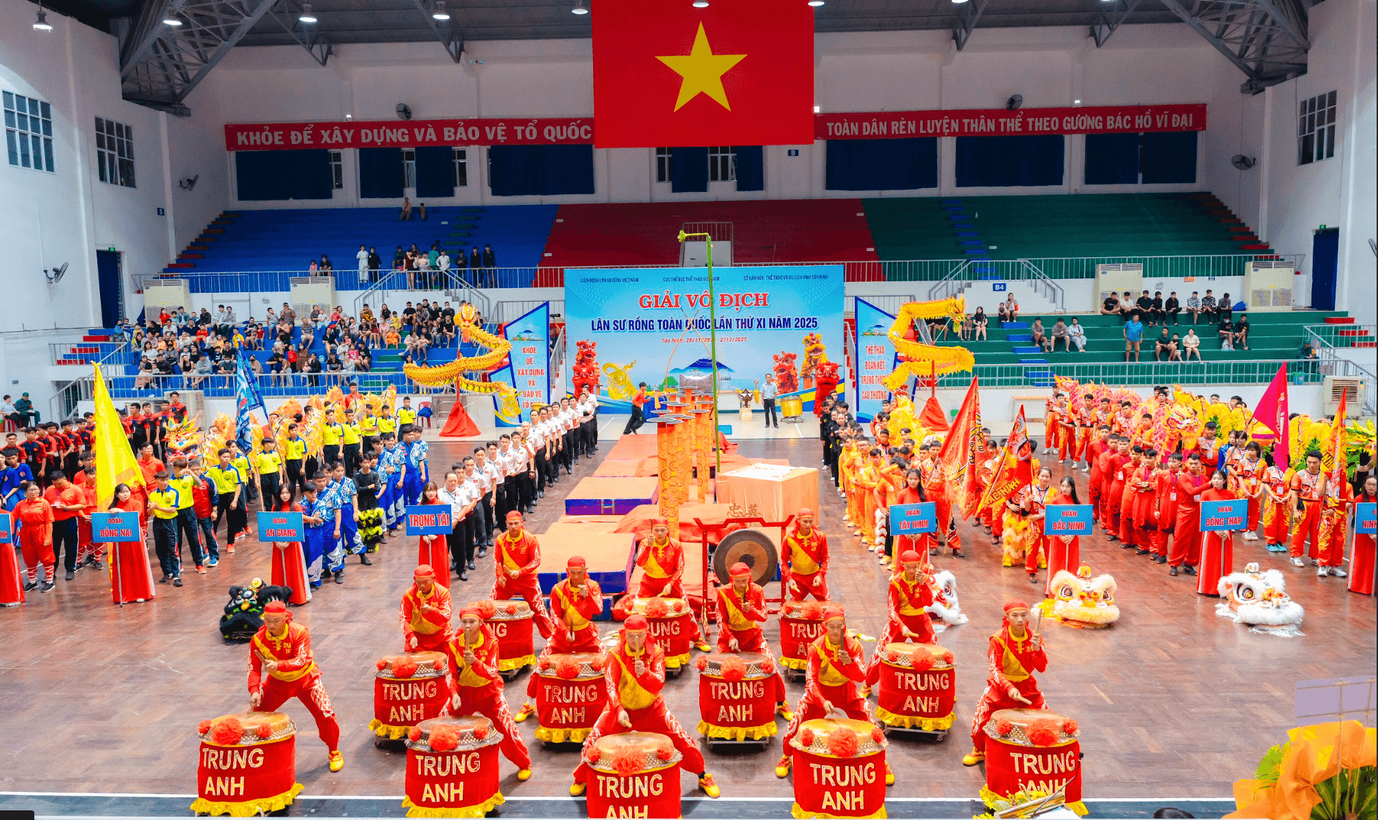 Ảnh màn hình 2025-12-01 lúc 18.14.51