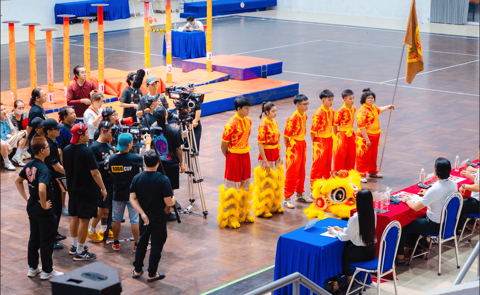 Ảnh màn hình 2025-12-01 lúc 18.16.42