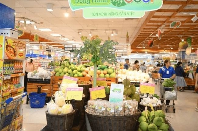Túi tiền chợ dân Sài Gòn 'bốc hơi' vì giá rau củ leo thang 