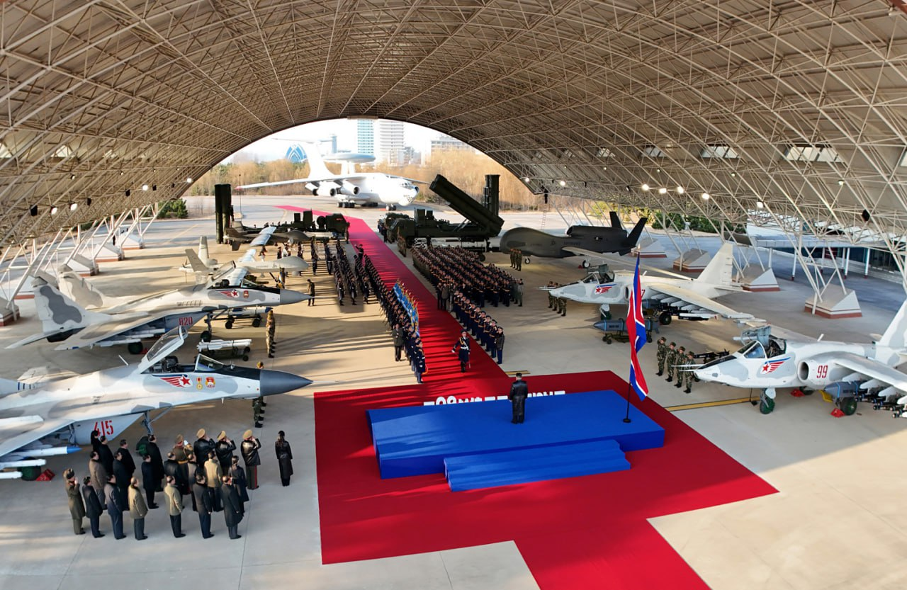 Tin vũ khí hôm nay 3.12: Triều Tiên khoe Su-25 mang tên lửa bản sao ‘Storm Shadow’