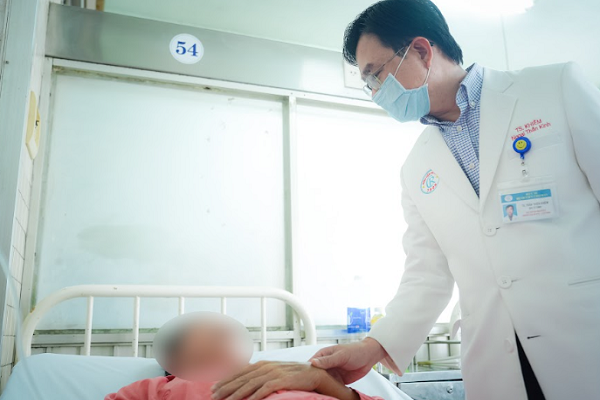 ca-mo-dot-pha-cho-ray-lan-dau-dung-noi-doi-4k-icg-cuu-benh-nhan-u-tuyen-uyen-khonglo-hinh-anh1.png