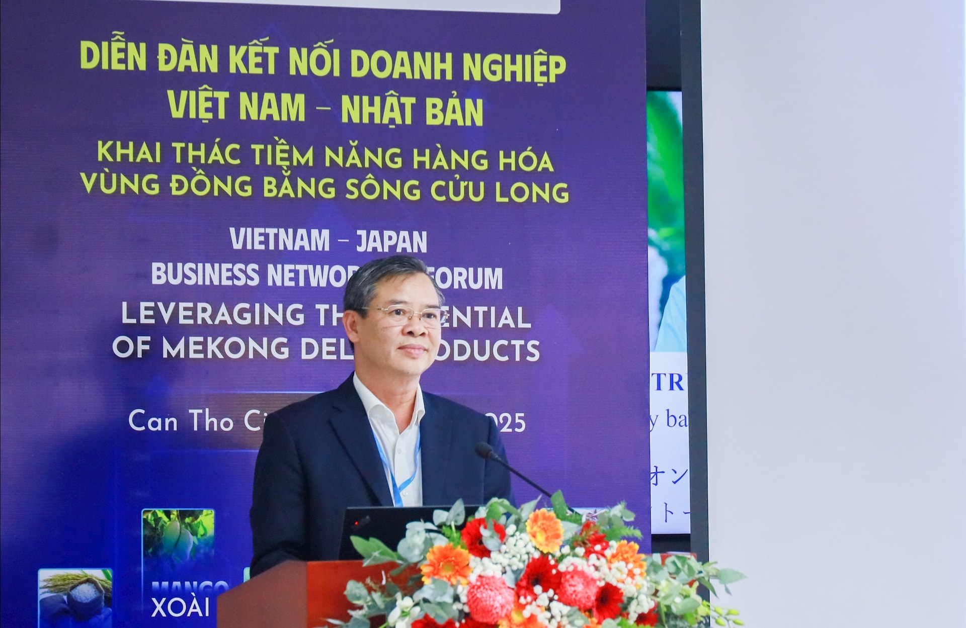 Chủ tịch UBND TP. Cần TTh TTrưng CCnh Tuyên -Ảnh: V.K.K