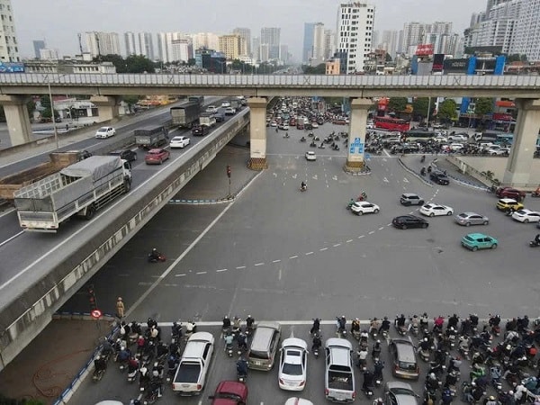 Mắt thần AI tạo 'làn sóng xanh' 6 tuyến phố, giám sát cổng trường ở Hà Nội 
